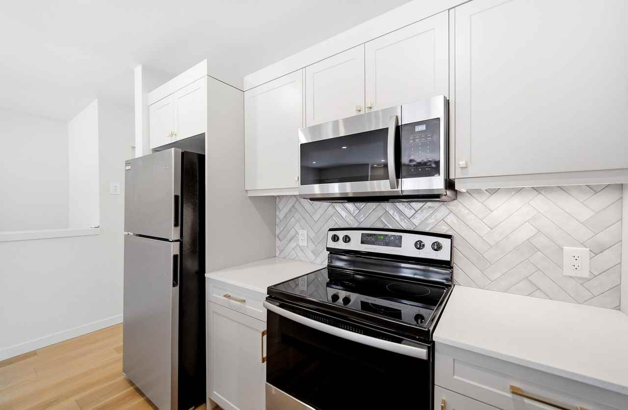 106 Renfrew Street - Photo 5 of 19