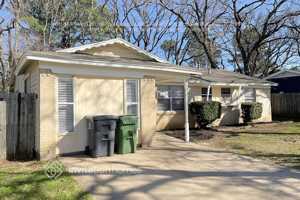 featured image of 811 Clover Park Dr