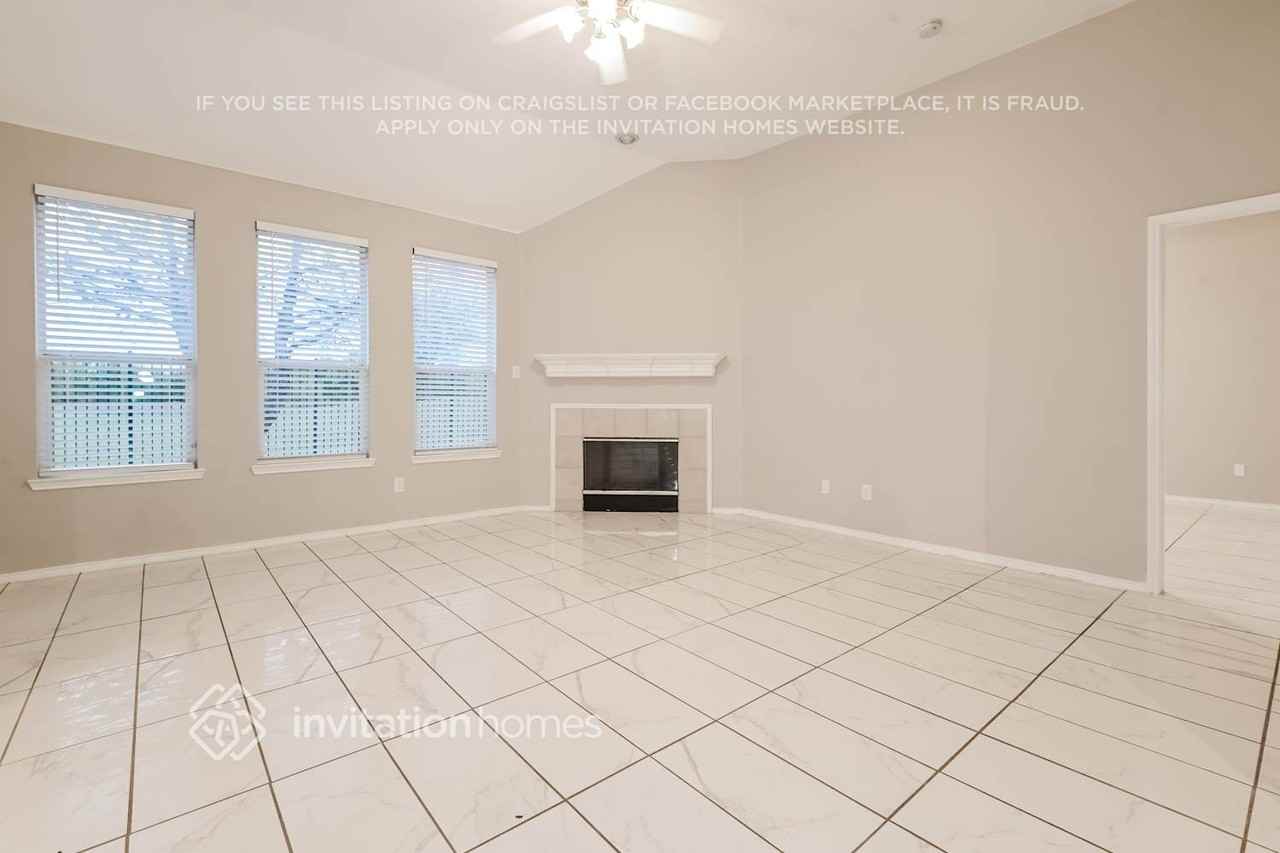 9501 Links Fairway Dr - Photo 4 of 17