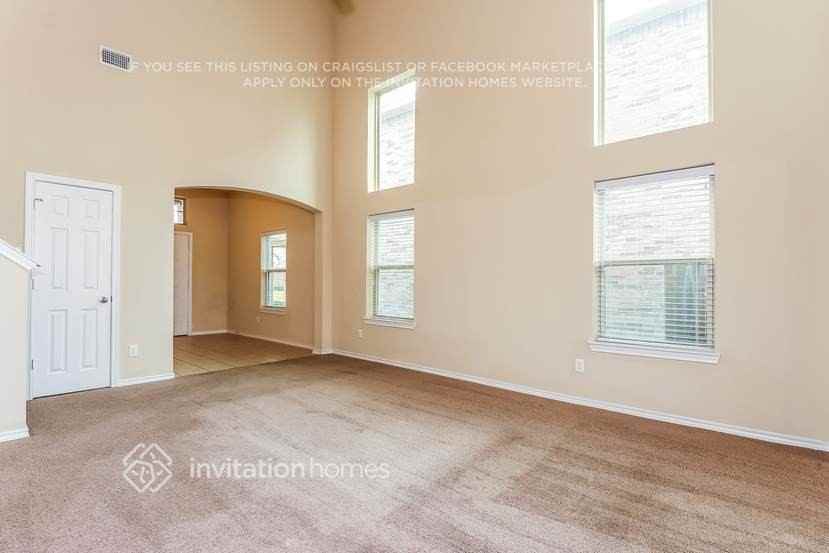 5548 Thunder Bay Dr - Photo 5 of 26