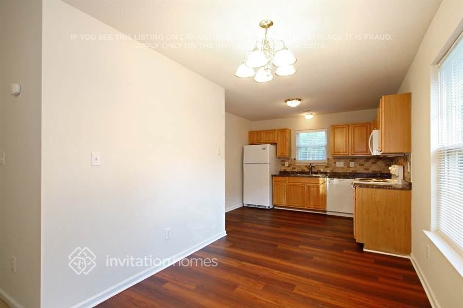 3417 Hunting Wood Ct - Photo 4 of 14