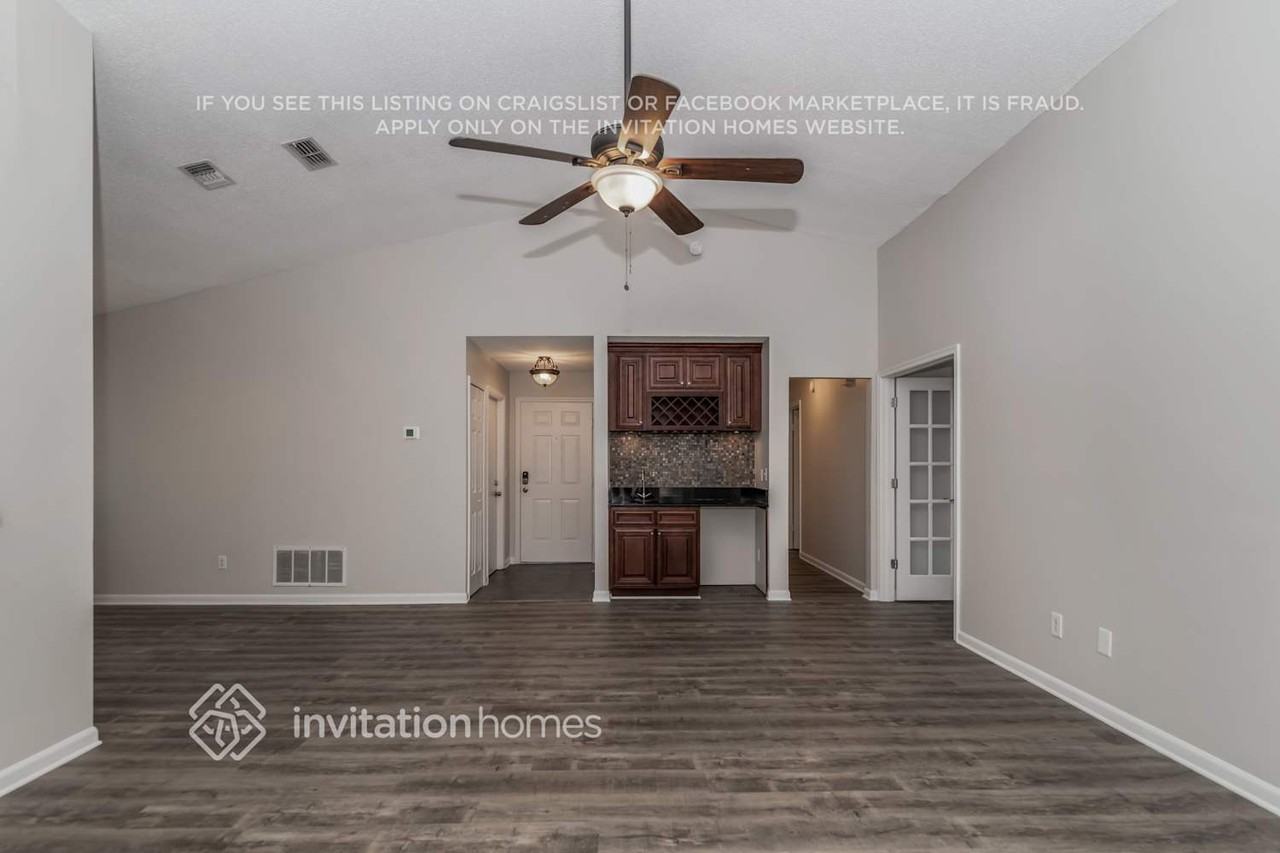 6151 Jonquil Ct - Photo 3 of 16