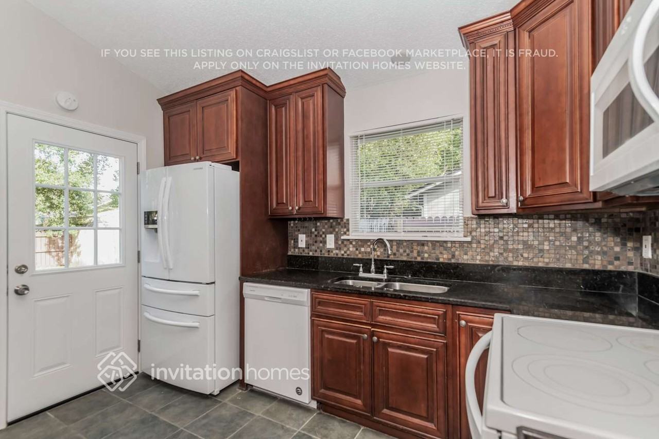 6151 Jonquil Ct - Photo 7 of 16