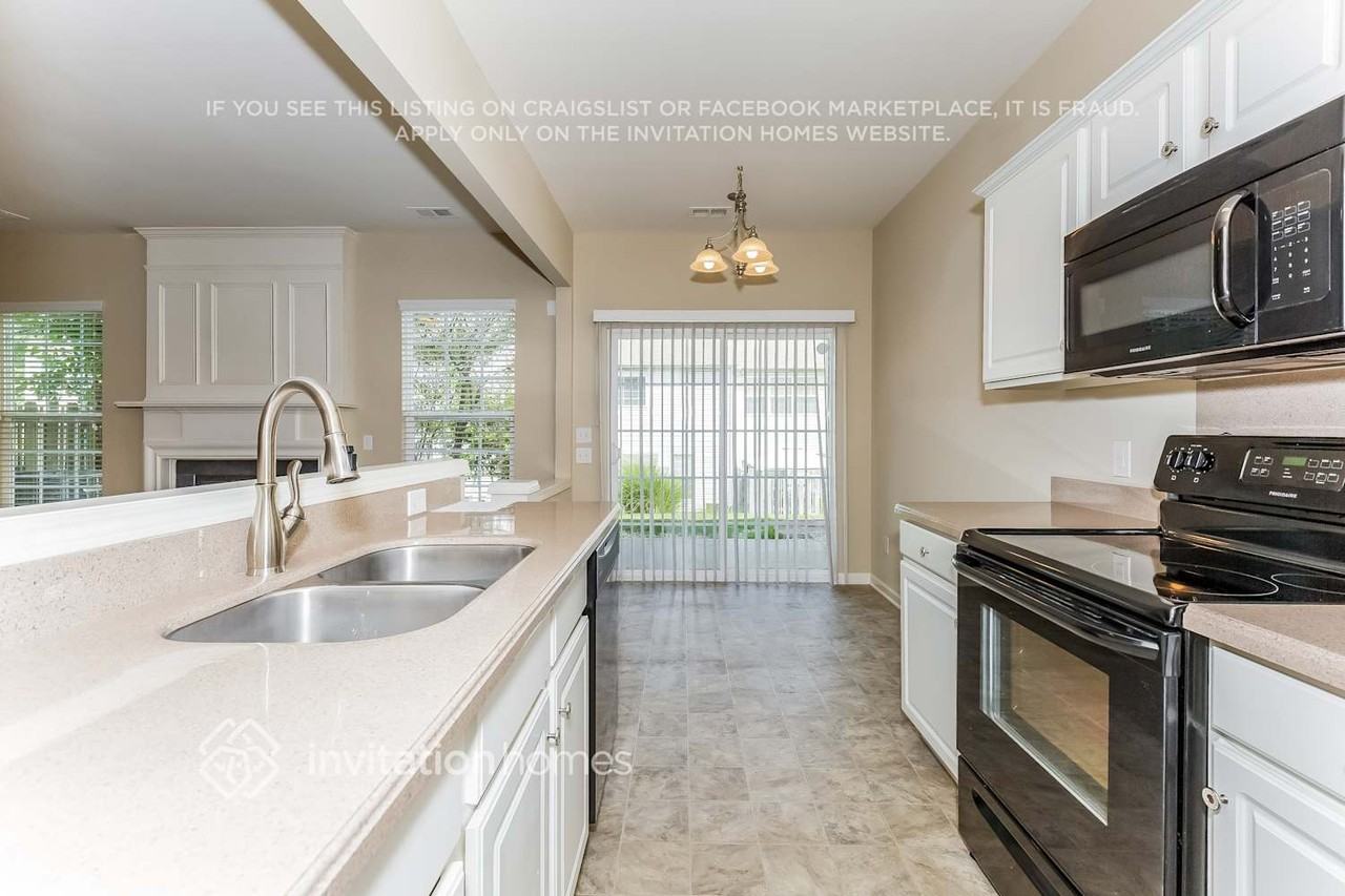 9117 Lanigan St - Photo 6 of 22