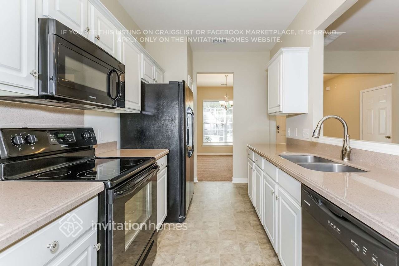 9117 Lanigan St - Photo 7 of 22