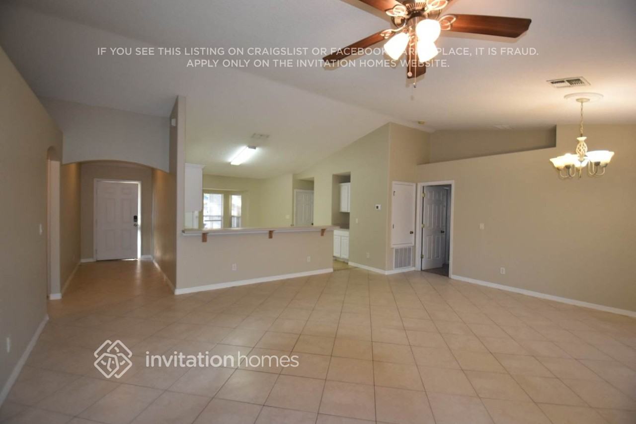 11609 Lake Dr - Photo 2 of 11