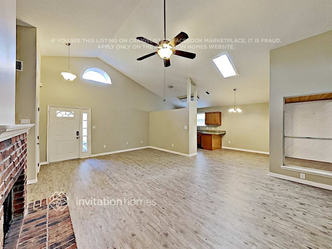 577 Remington Oak Dr - Photo 4 of 16