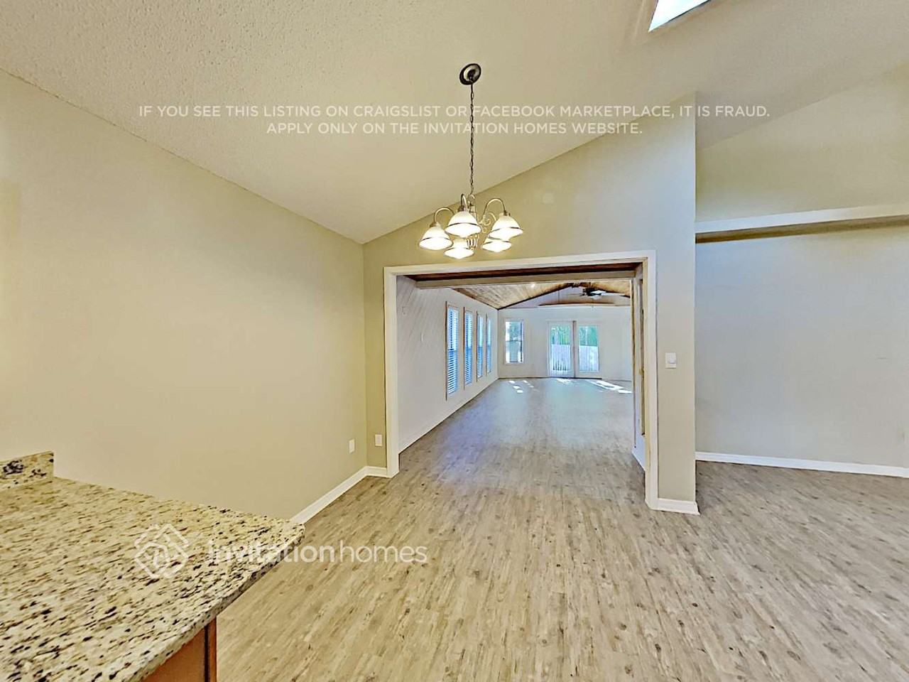 577 Remington Oak Dr - Photo 5 of 16