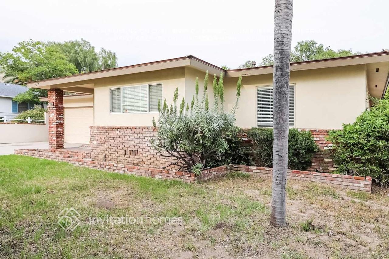 5197 N Mountain View Ave - Photo 3 of 18