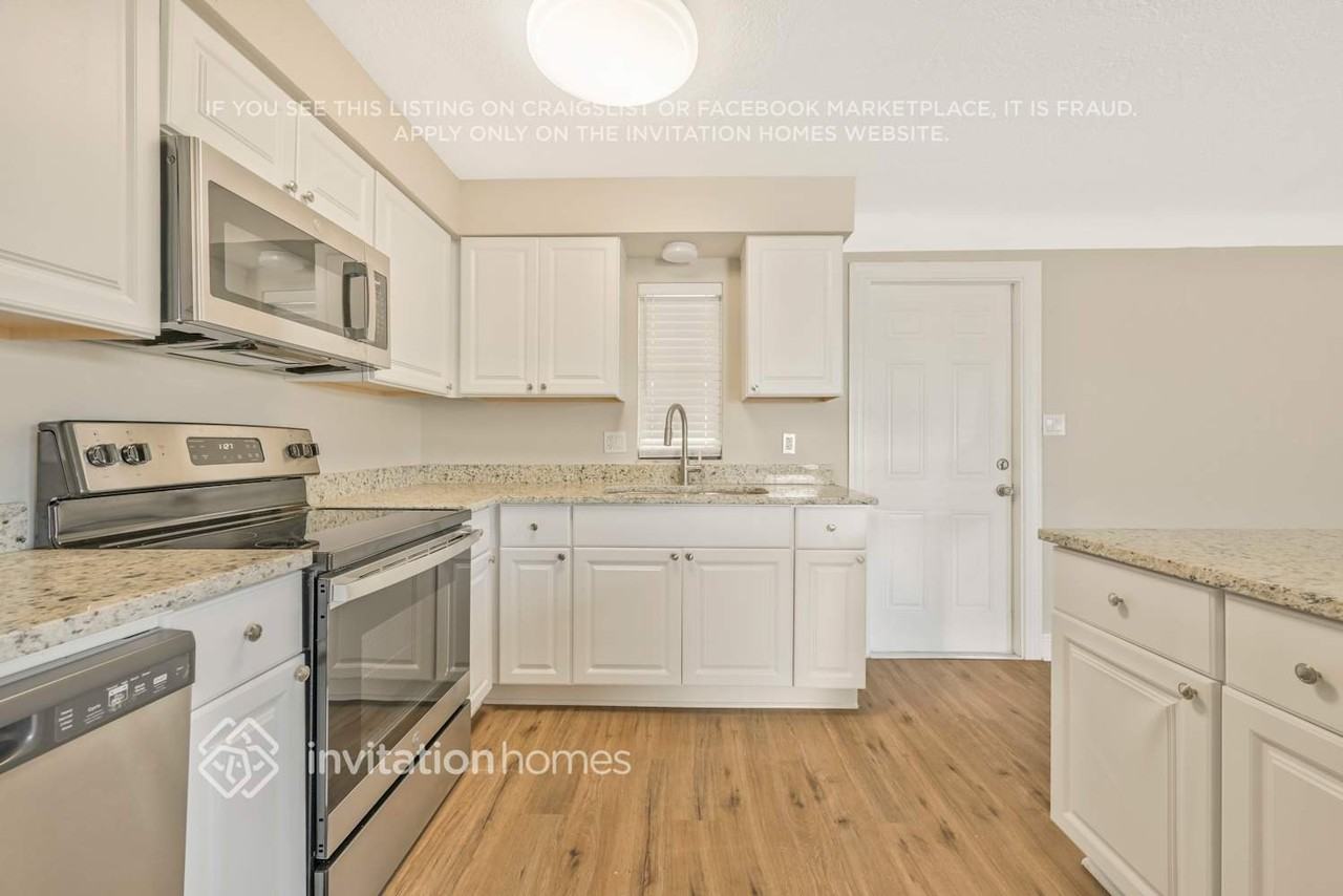 1830 Williams Manor Ave - Photo 6 of 23