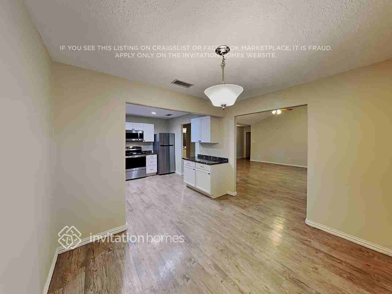 10202 Staghill Dr - Photo 5 of 18