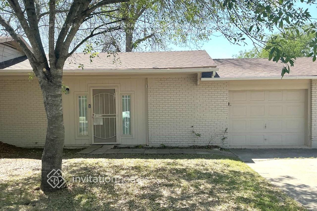 221 Ellis St - Photo 2 of 17