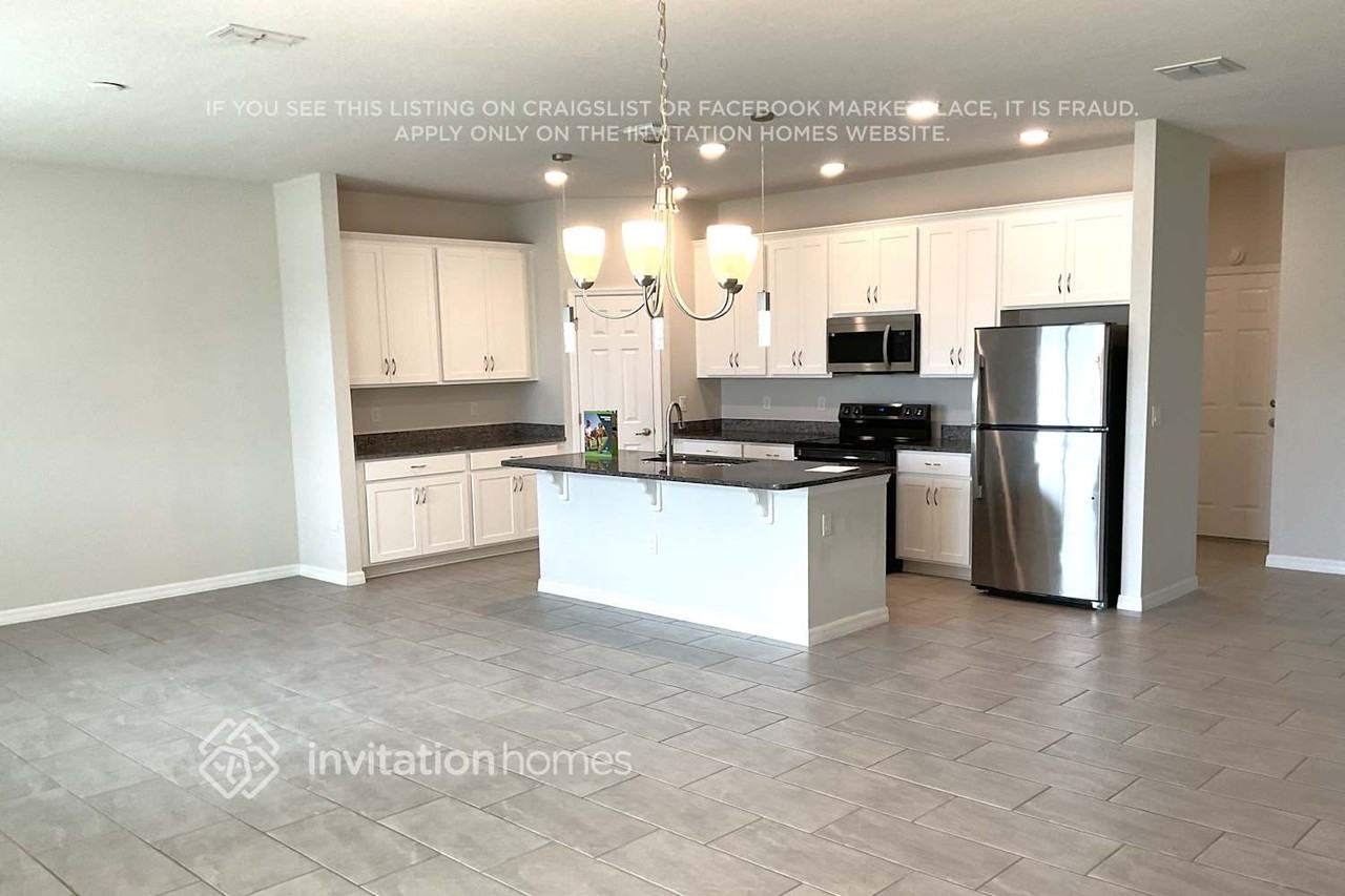 1487 Grassland Ave - Photo 4 of 15