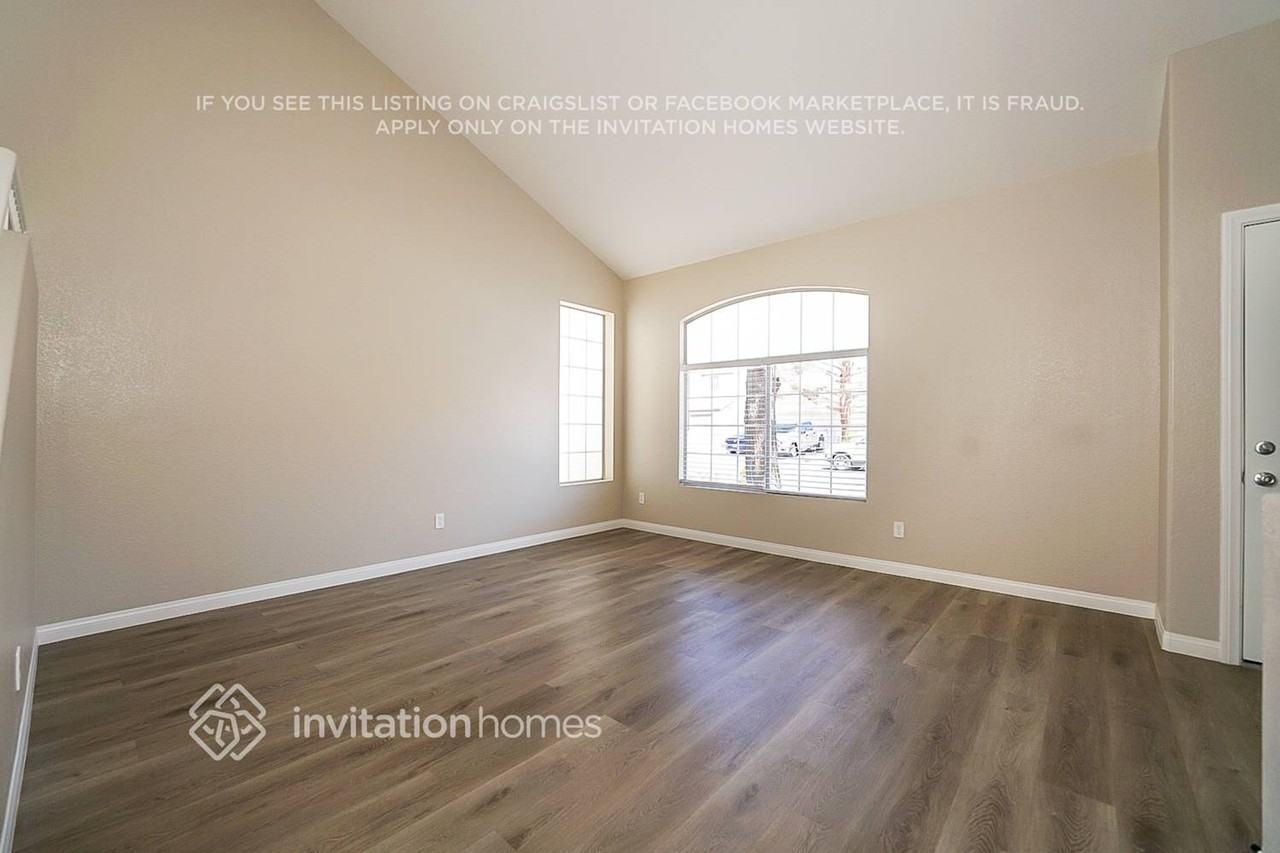 1715 Ashburn Dr - Photo 2 of 17