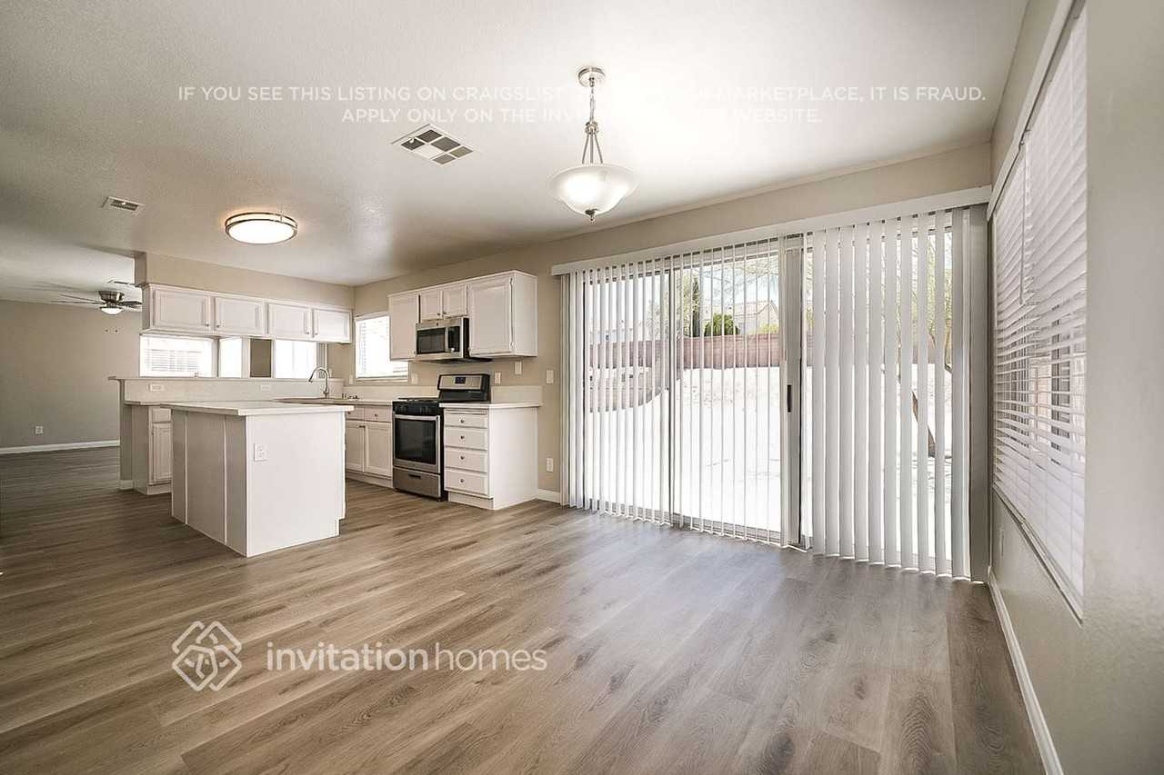 1715 Ashburn Dr - Photo 6 of 17