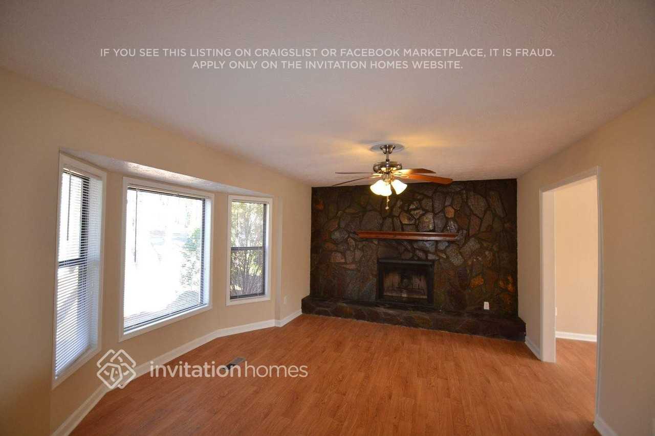 6075 Cowan Mill Rd - Photo 2 of 10