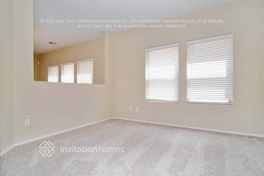 17325 N 185th Dr - Photo 5 of 14