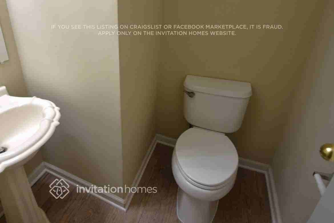 1810 Fairpointe Trce - Photo 4 of 6