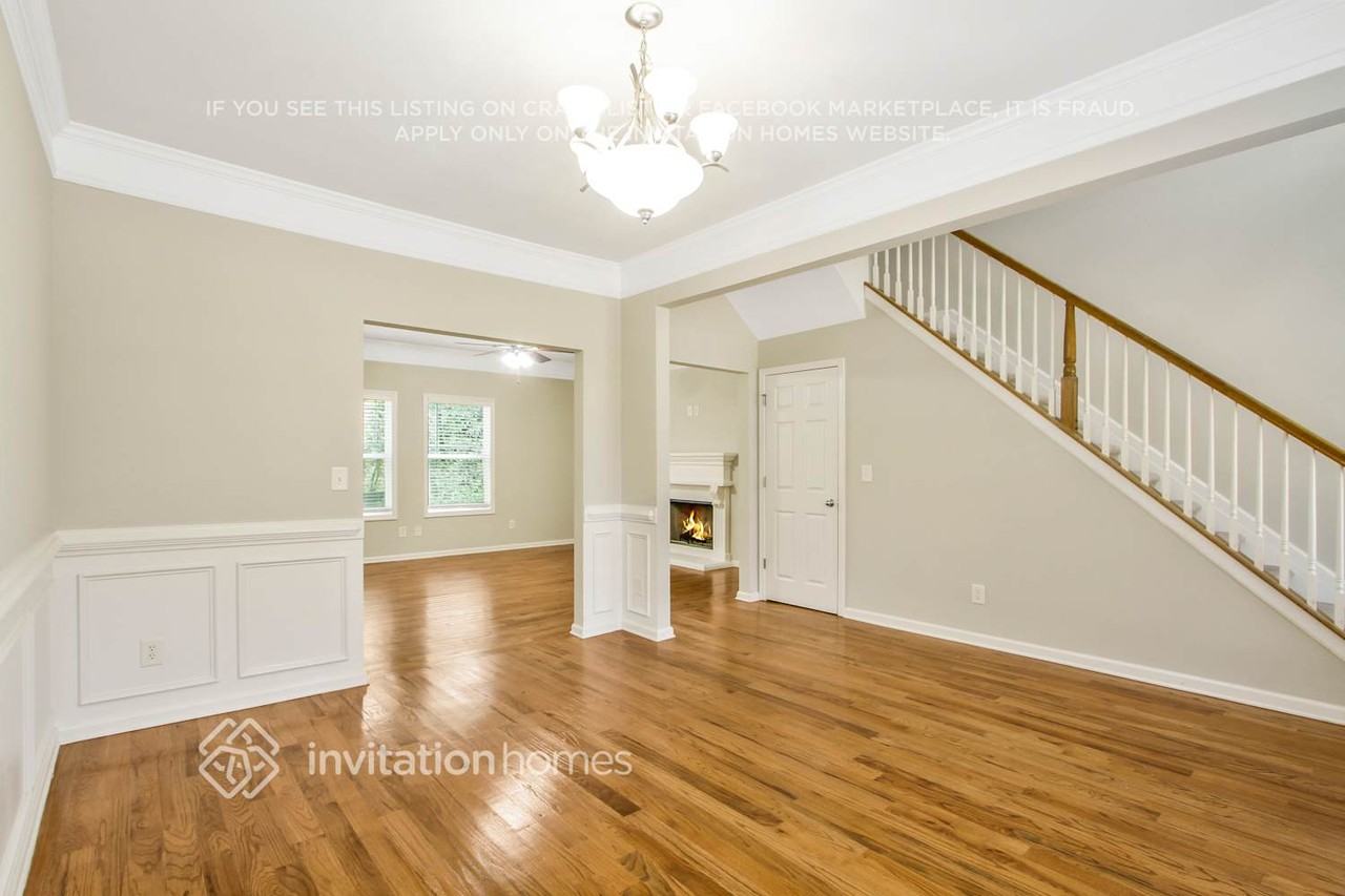 2507 Brentford Pl - Photo 2 of 22
