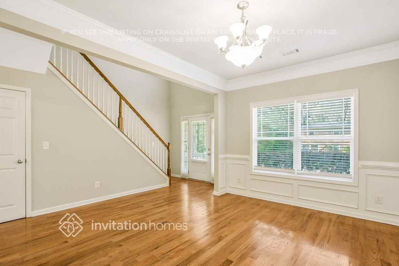 2507 Brentford Pl - Photo 3 of 22