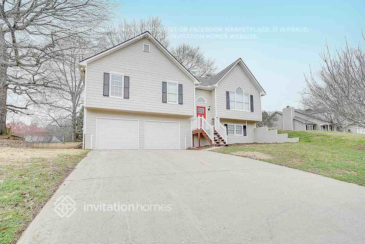 425 Austin Dr - Photo 3 of 25