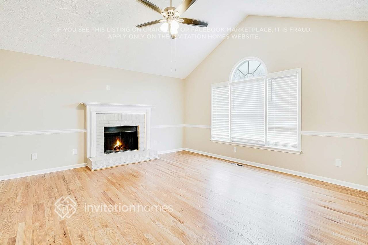 425 Austin Dr - Photo 4 of 25