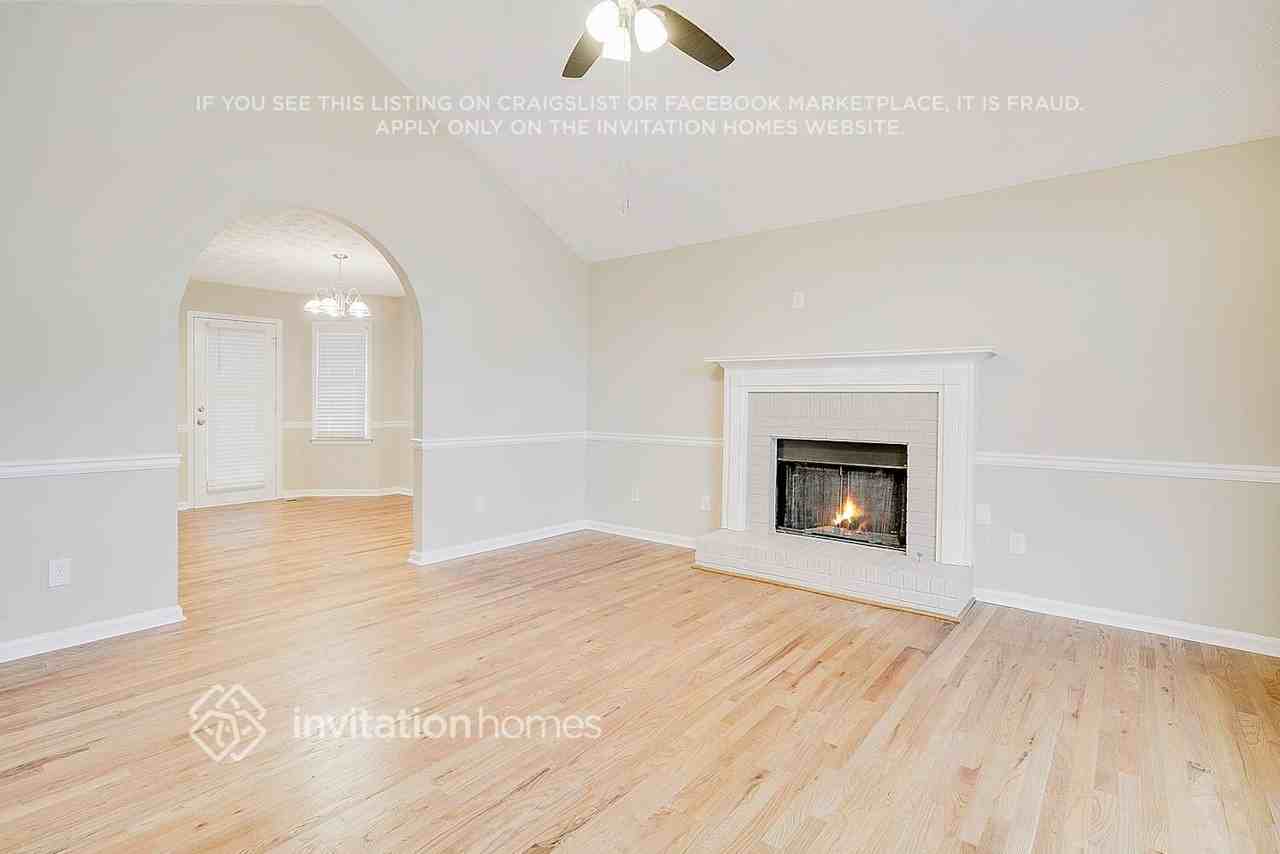 425 Austin Dr - Photo 5 of 25