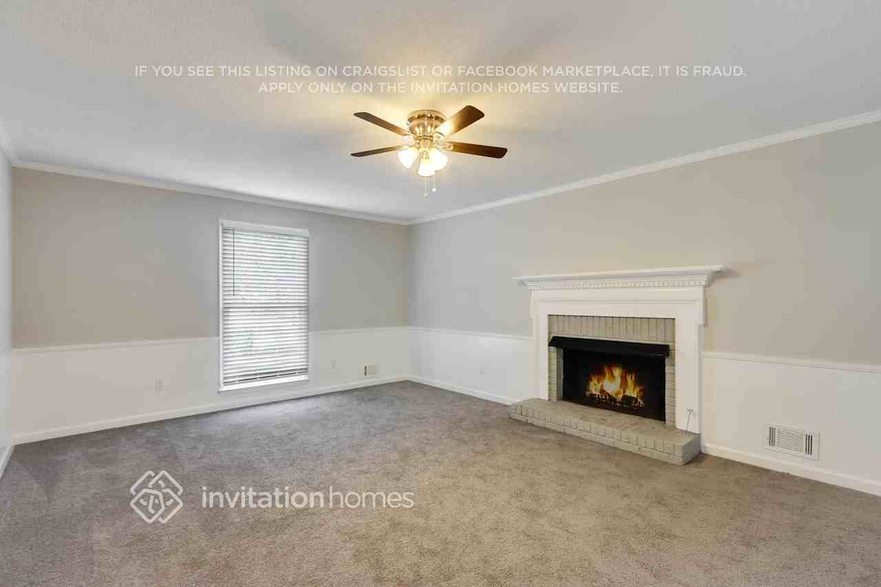 6186 Pinewood Dr Se - Photo 3 of 21