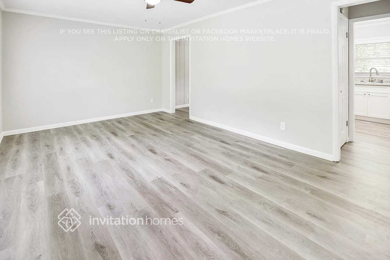 3582 Highwood Dr Sw - Photo 2 of 13