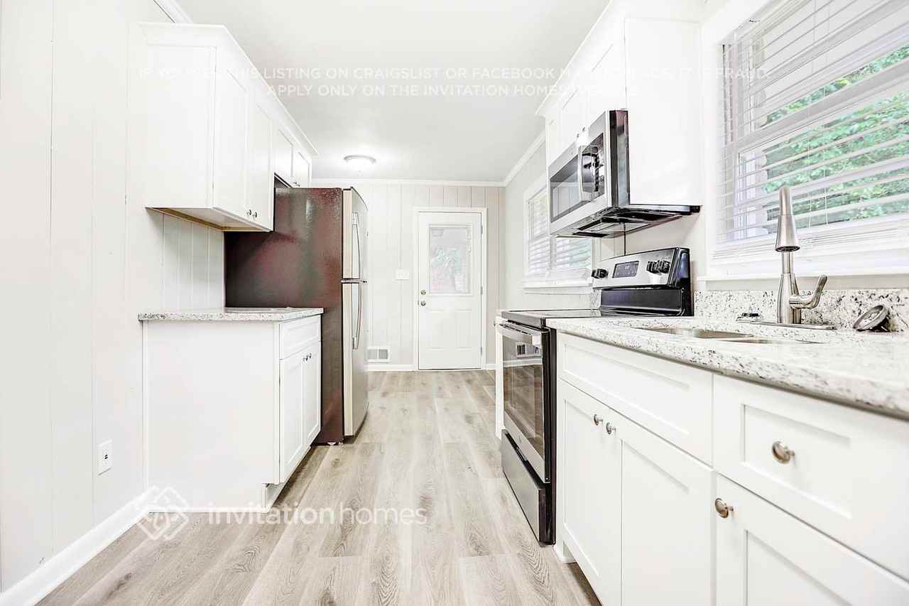 3582 Highwood Dr Sw - Photo 5 of 13