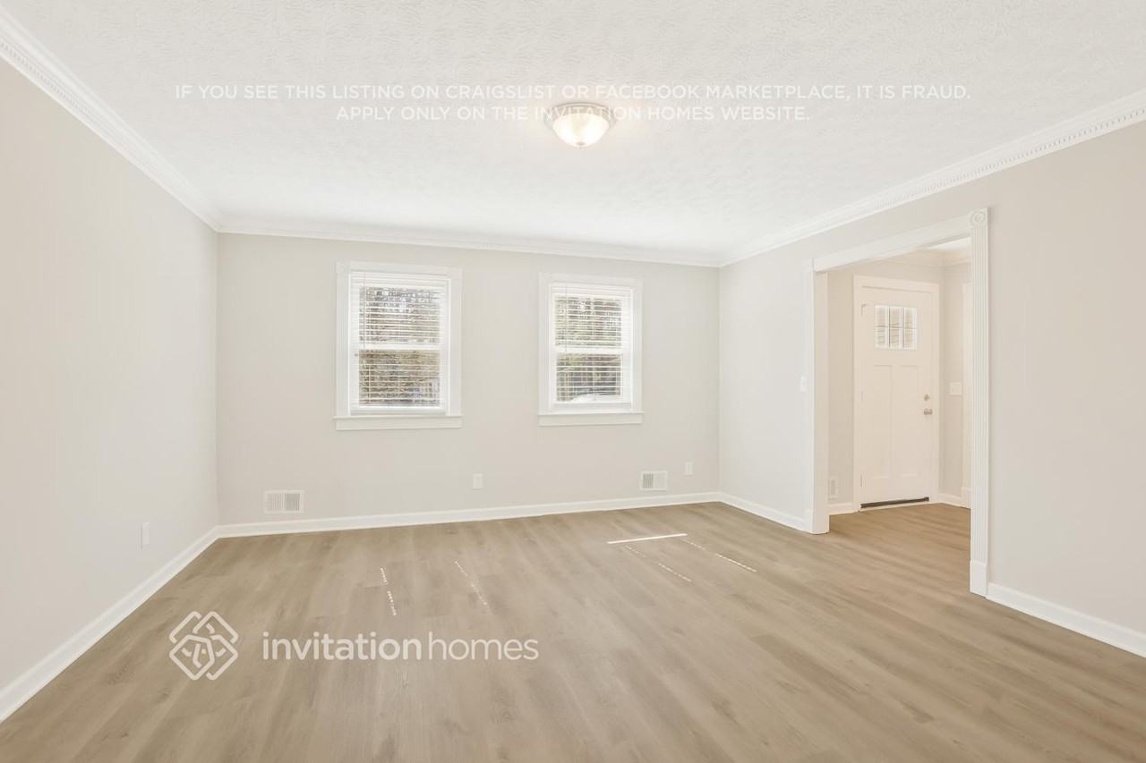 6043 Wandering Way - Photo 4 of 25