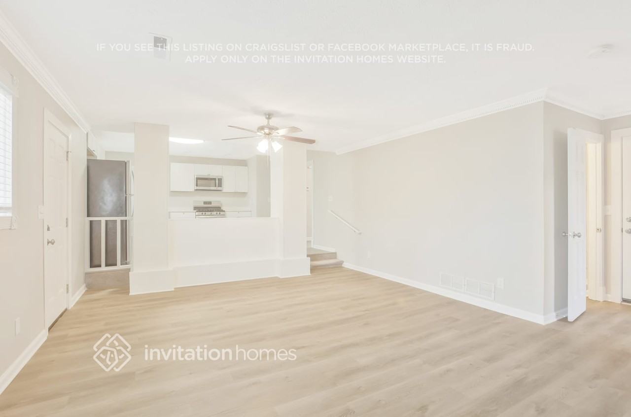 6043 Wandering Way - Photo 5 of 20