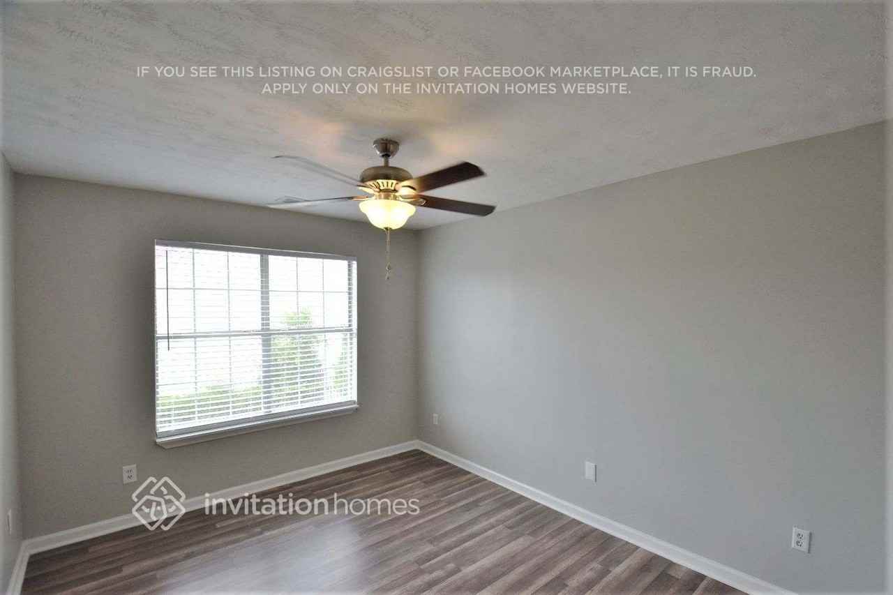 541 Chaucer Way - Photo 7 of 14