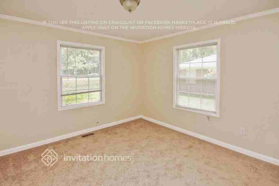 6323 Temple St - Photo 2 of 7