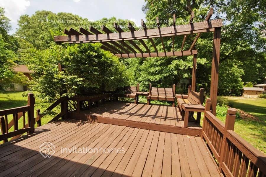 6323 Temple St - Photo 5 of 7