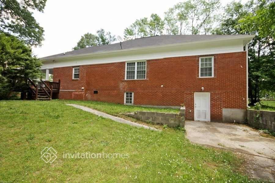 6323 Temple St - Photo 6 of 7