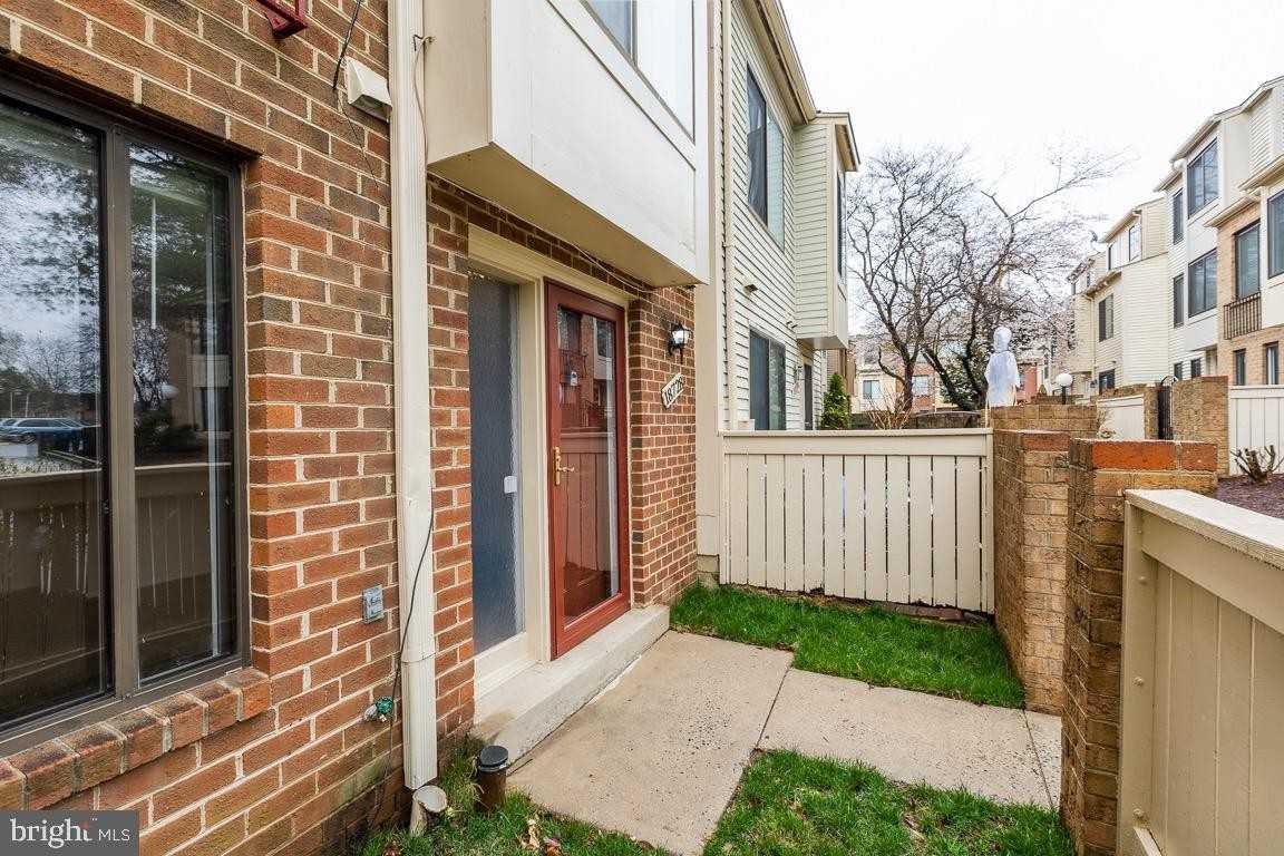 18728 Nathans Pl #1 - Photo 3 of 24