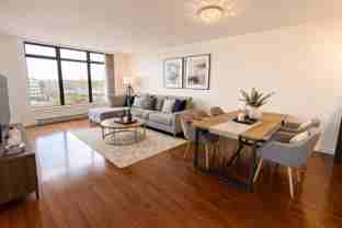 5811 No.3 Rd - Photo 1 of 1