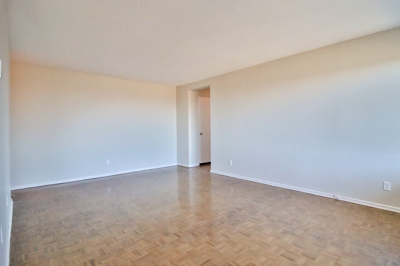 1919 Kilborn Avenue - Photo 4 of 15
