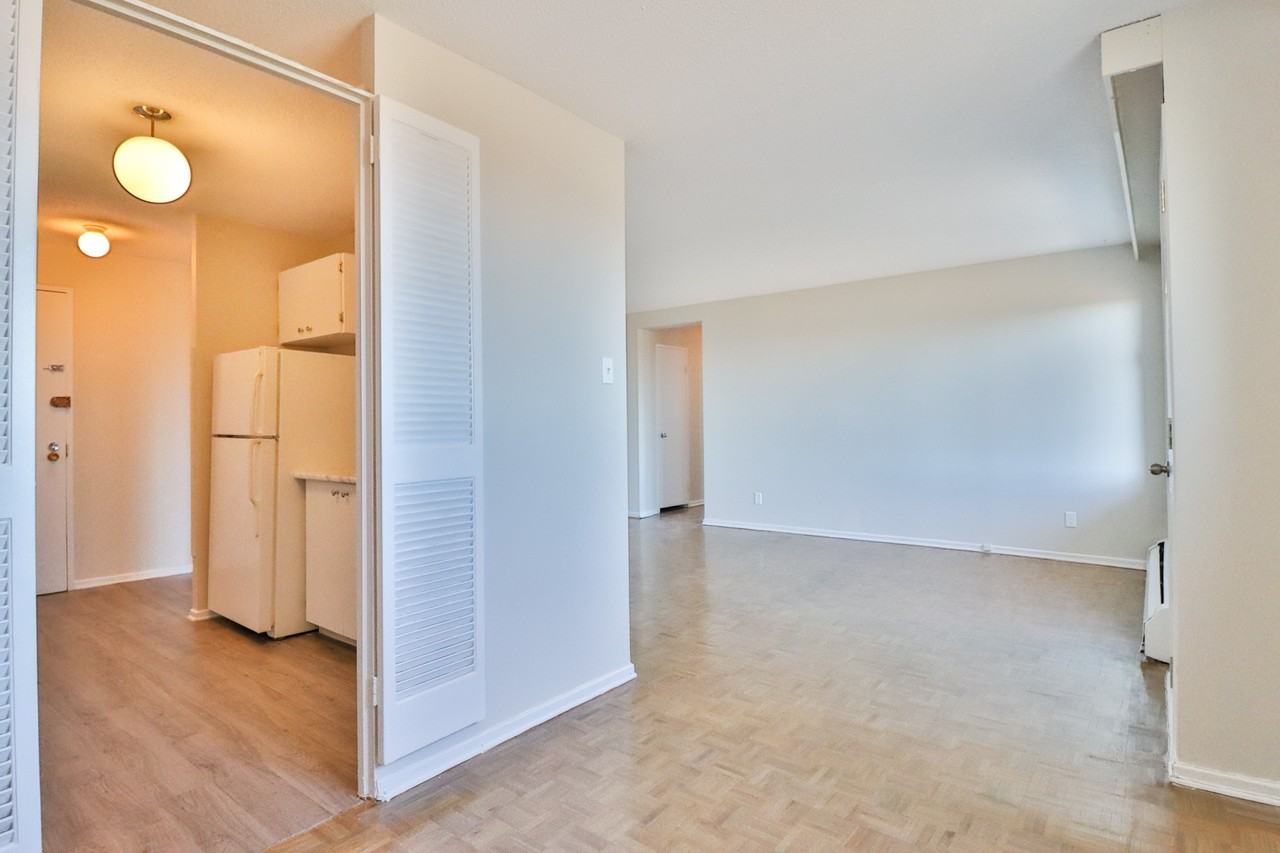 1919 Kilborn Avenue - Photo 6 of 15