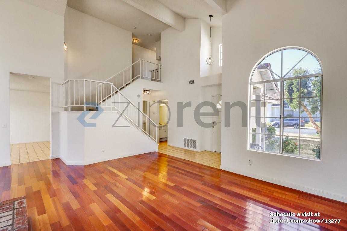 116 N Plymouth Way - Photo 2 of 20