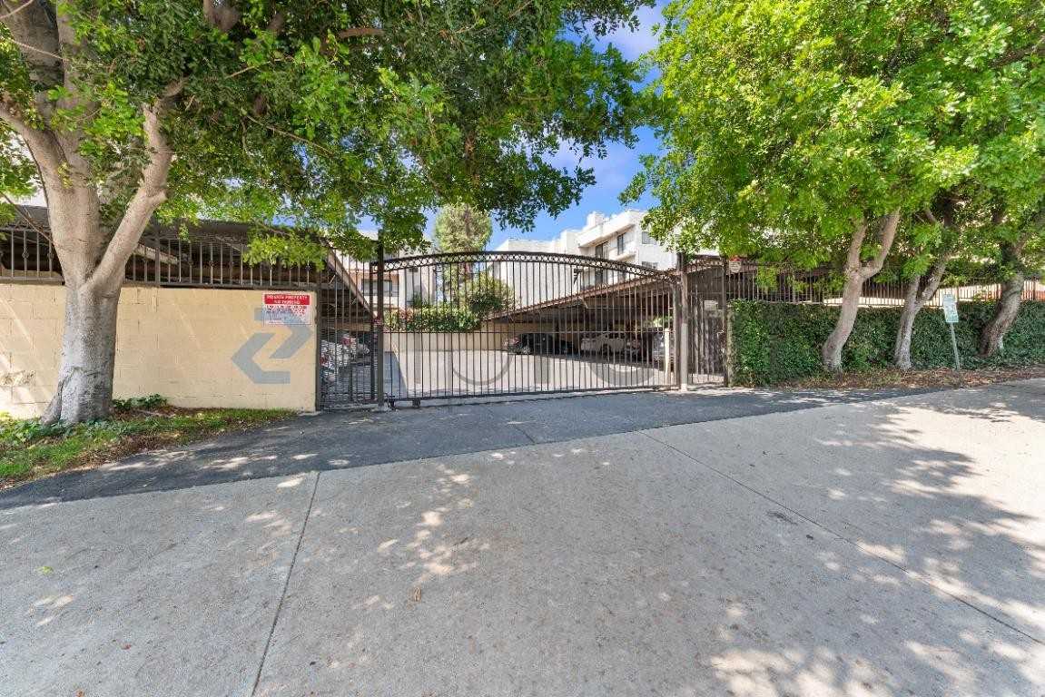 5257 Radford Ave #205 - Photo 3 of 29