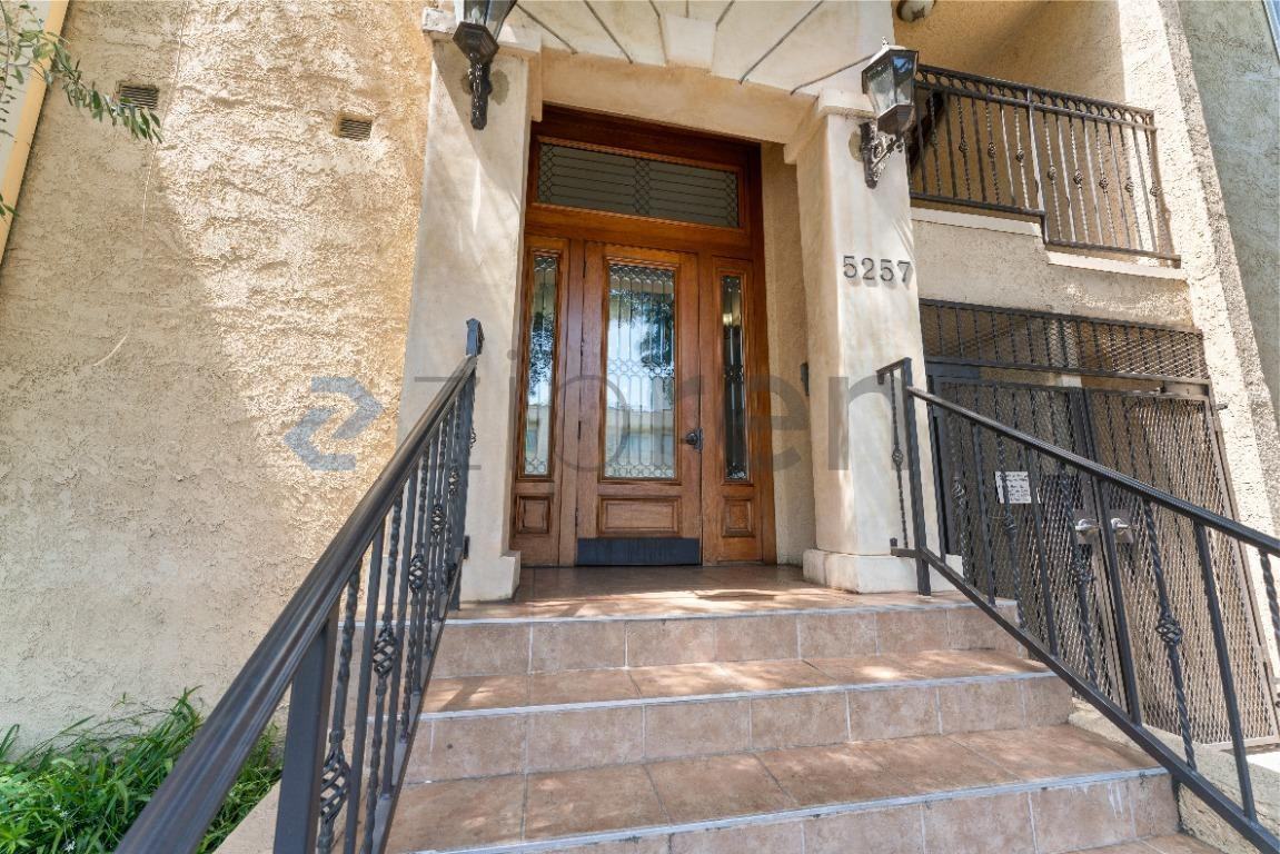 5257 Radford Ave #205 - Photo 4 of 29