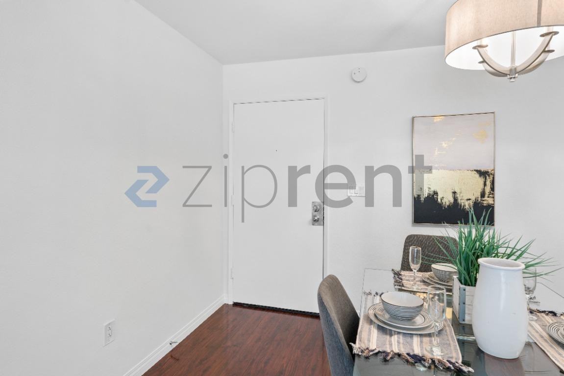 5257 Radford Ave #205 - Photo 5 of 29