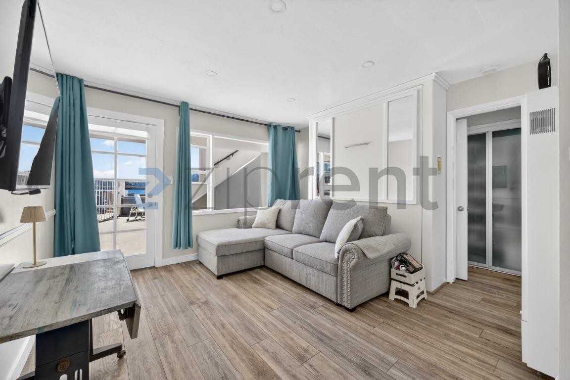 2613 Mission Blvd #2 - Photo 5 of 27
