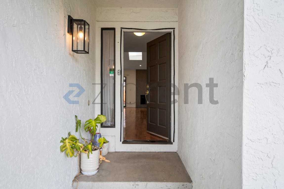 4484 George Oaks Dr - Photo 4 of 30