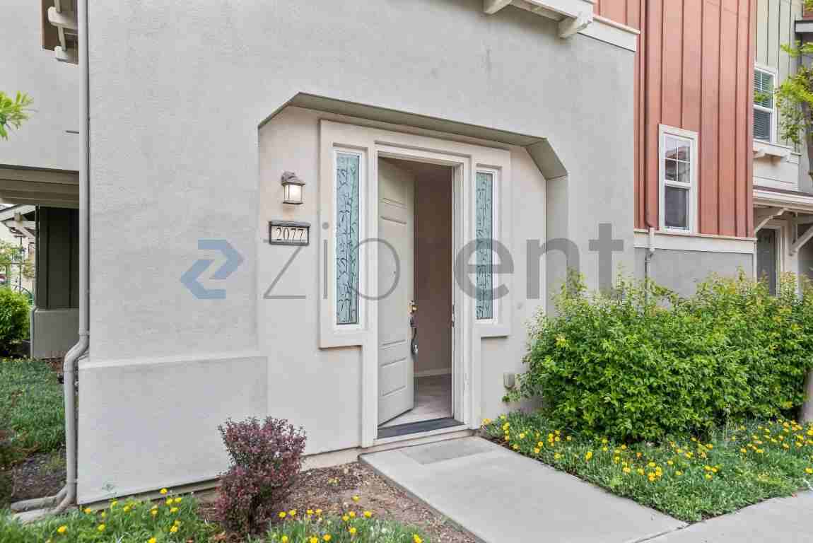 2077 Kiwi Walkway - Photo 4 of 24