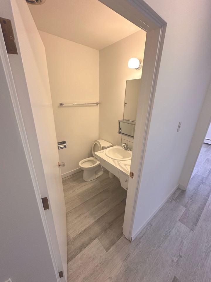 2929 Unwin - Photo 3 of 23