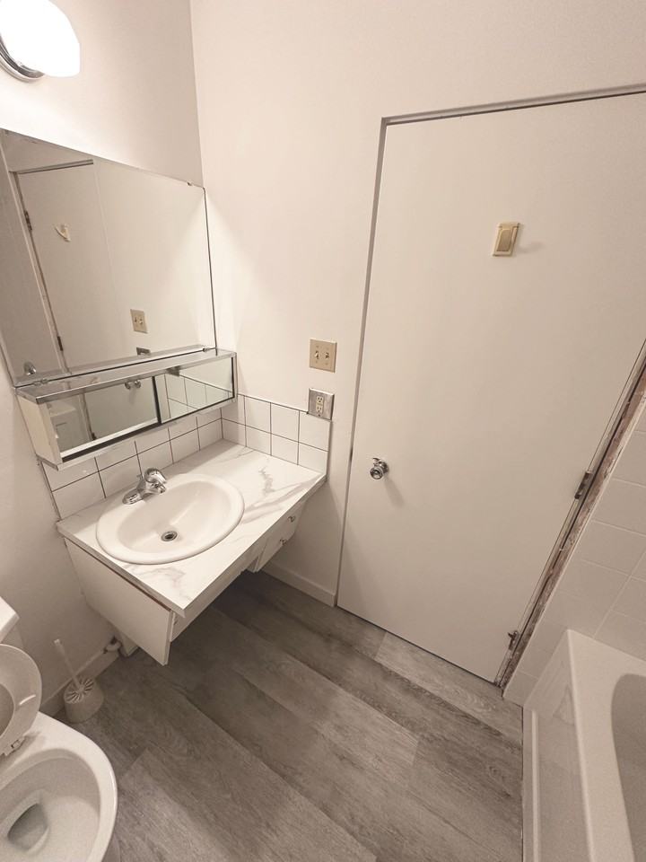 2929 Unwin - Photo 5 of 23