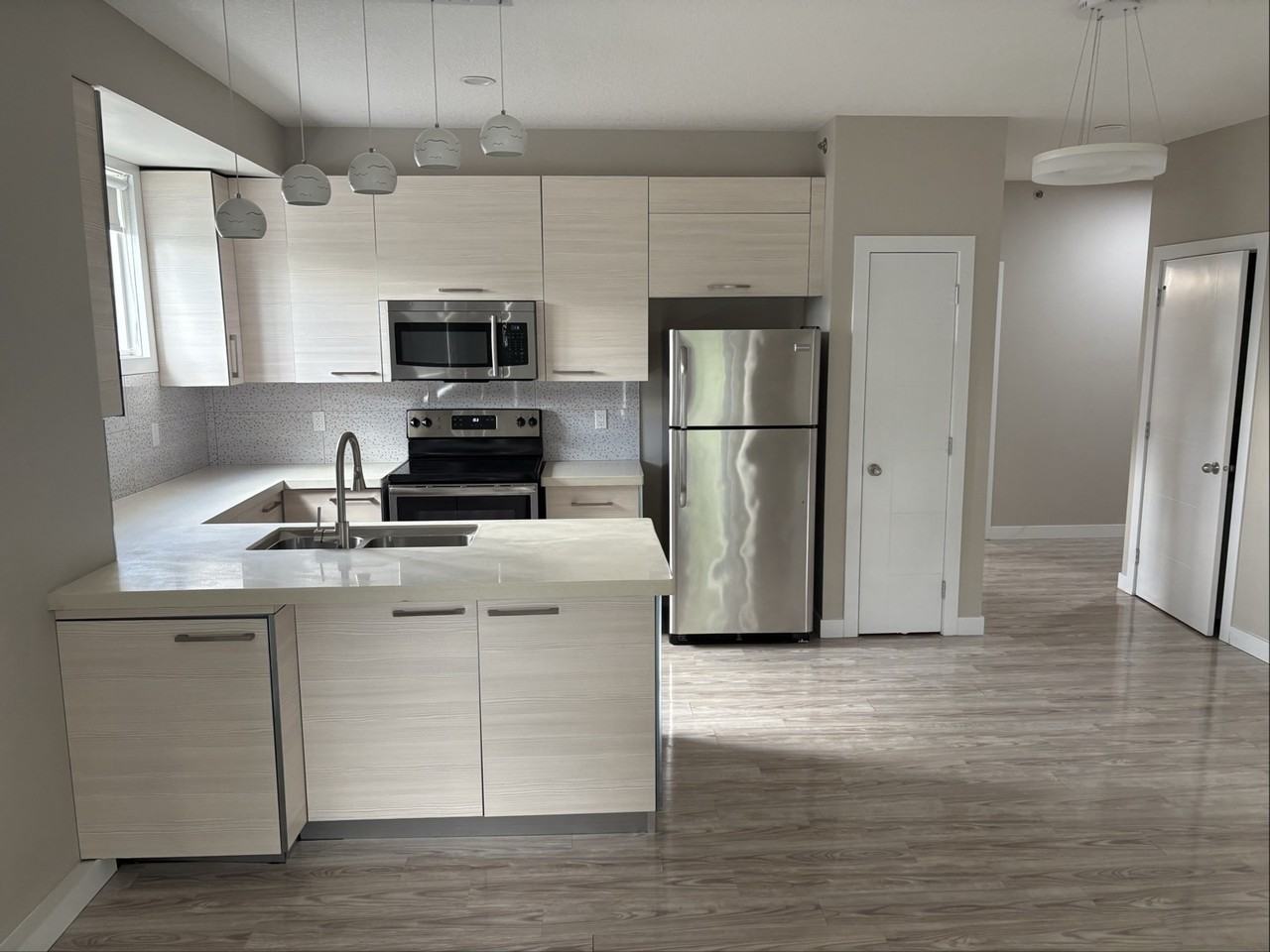 The Whyte Oaks - Photo 2 of 10